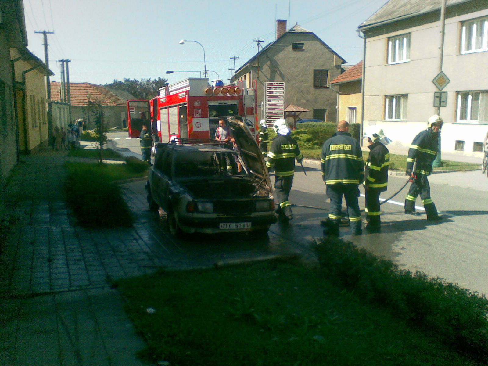 2009-09-01-požár auta Týnecká Grygov-06