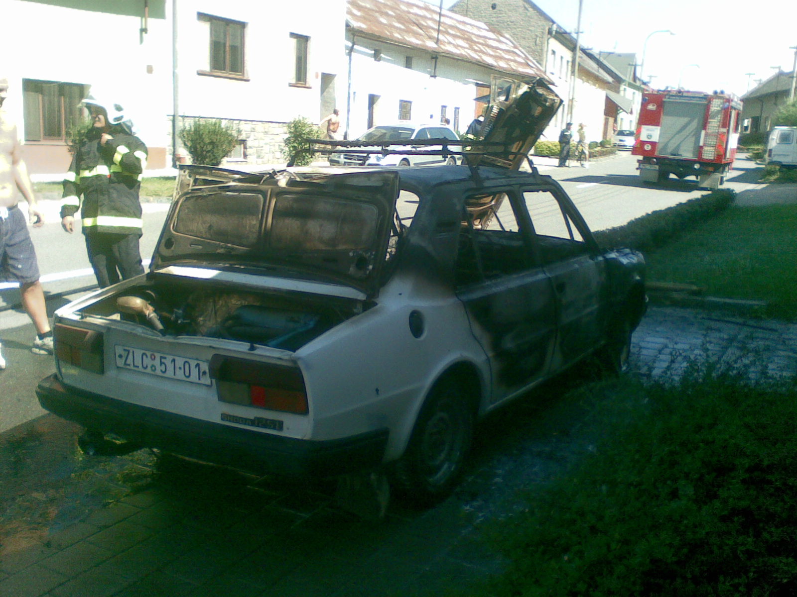 2009-09-01-požár auta Týnecká Grygov-08